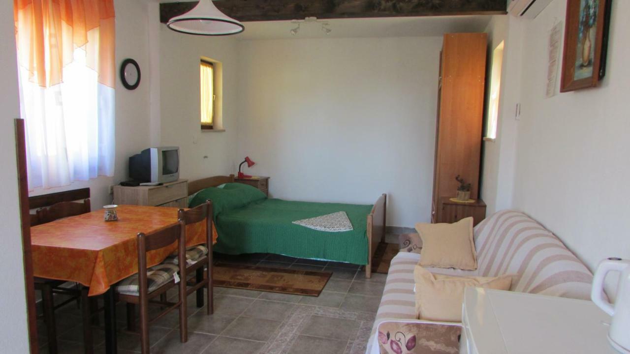 Apartmani Petunia Fažana Eksteriør billede